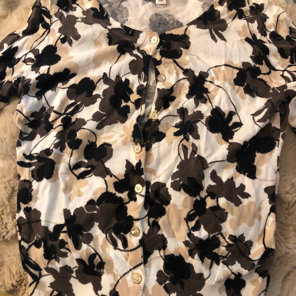 Banana Republic Medium sized cardigan